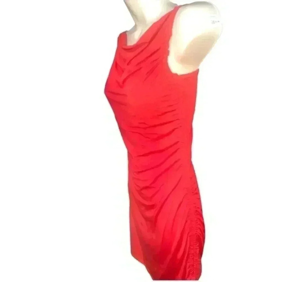 Form fitting vibrant colors mini dress. - Picture 5 of 8